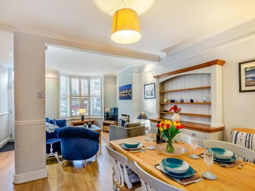 Weymouth House | Pebble Cottage