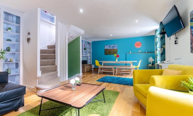 Kemptown House | Pebble Mews House | By My Getaways | Parking