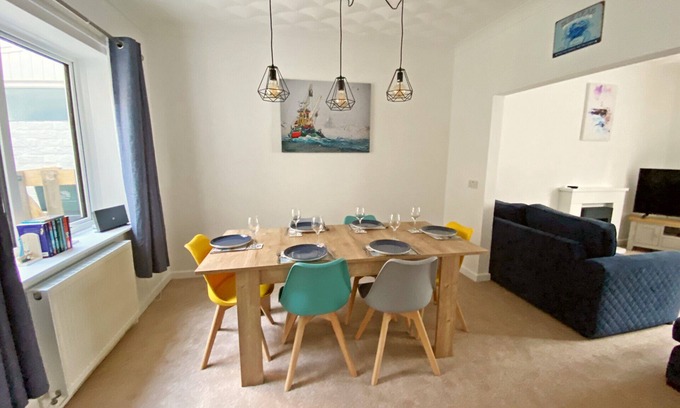 Weymouth House | Pebbles Family Holiday Home Weymouth Dorset - 2 mins walk to sea/Jurassic coast