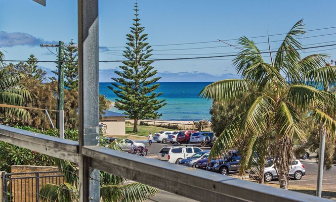 Halls Head House | Peel Beach House