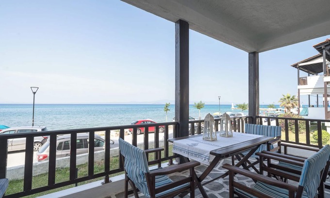 Pefkochori House | Pefkohori Seaside by Luxlikehome