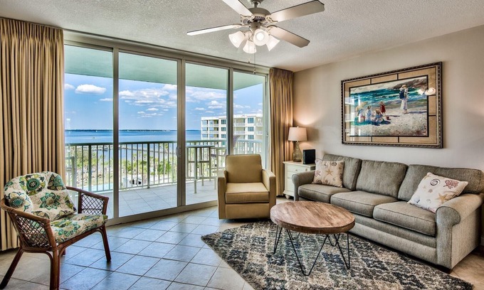 Fort Walton Beach Condo | Pelican 606 - Must See Views over the Bayside! Great condo for families of 4-6!