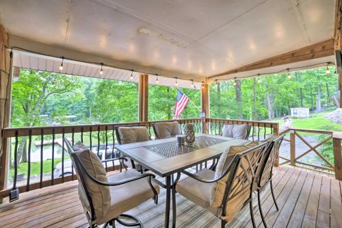 Cadiz House | Pelican Bay Retreat on Lake Barkley with Kayaks!