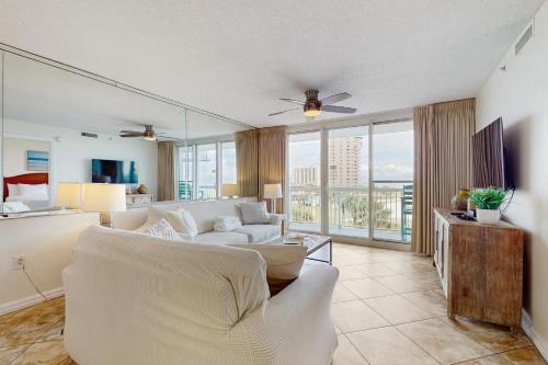 Destin Apartment | Pelican Beach Resort 415