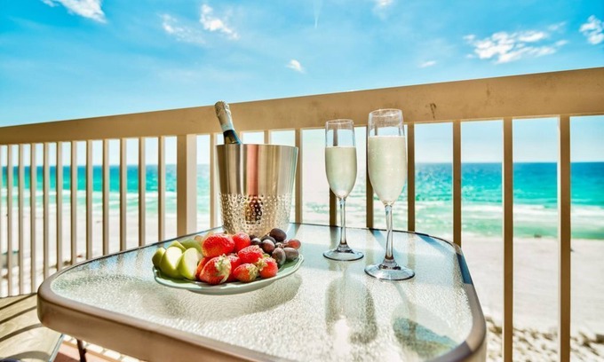 Destin Condo | Pelican Beach Resort, Beachfront 7th floor , White Beach, Pool, WiFi, Netflix