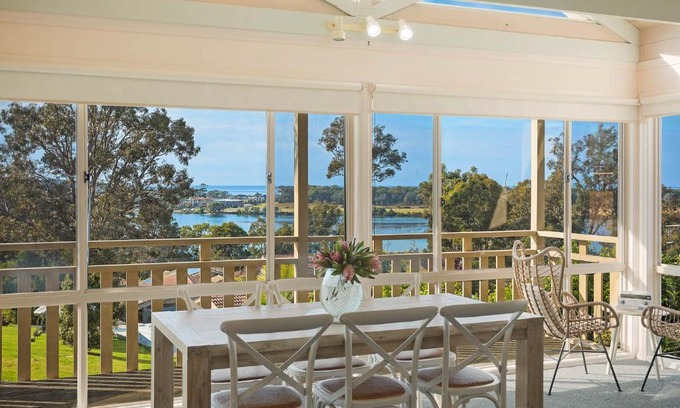 Merimbula House | Pelican Lake Holiday House
