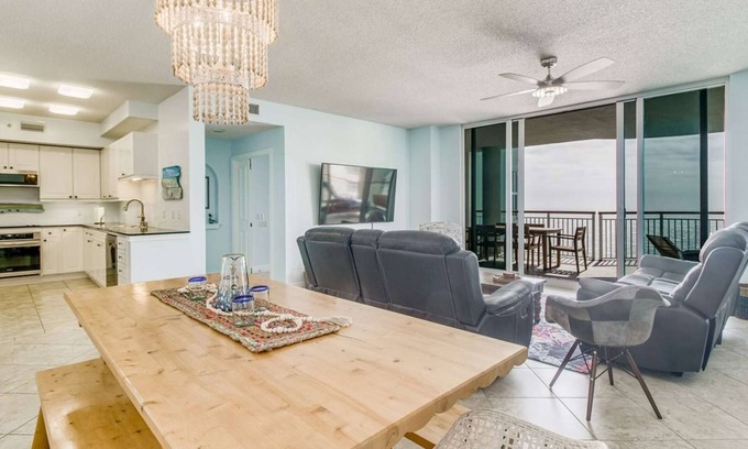 Navarre Beach Condo | Pelican Penthouse - Beach Colony West PH 17D