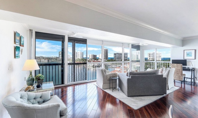 Park Shore Condo | Pelican Point West at Park Shore