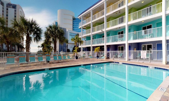 Clearwater Beach Hotel | Pelican Pointe