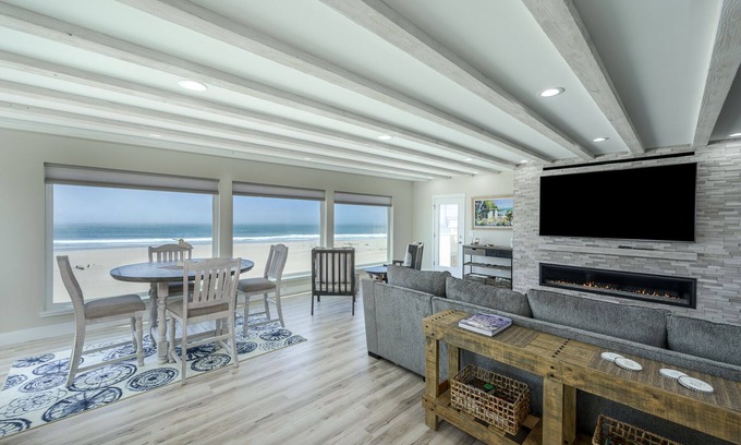 Oregon Coast House | Pelican's Place #174 - New, modern luxury oceanfront. 6 bedrooms.