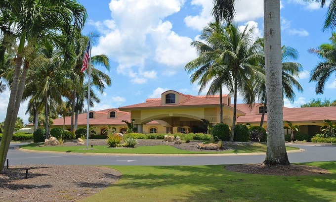Oak Run Apartment | Pelican Sound Golf & River Club