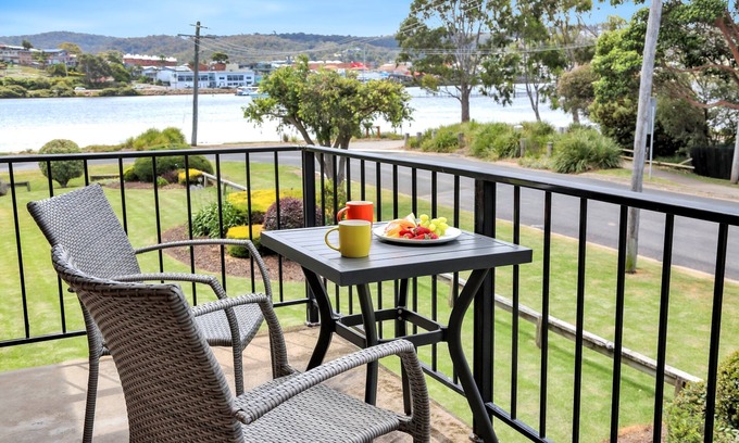 Merimbula Apartment | Pelican Waters 7: Upstairs, wifi and aircon