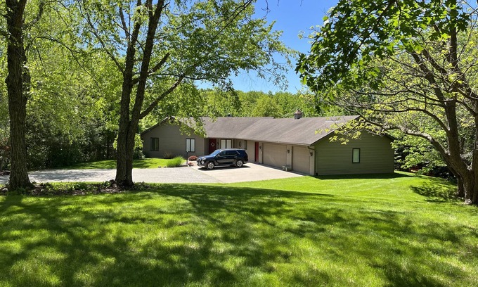 Pella House | Pella & Red Rock Lake