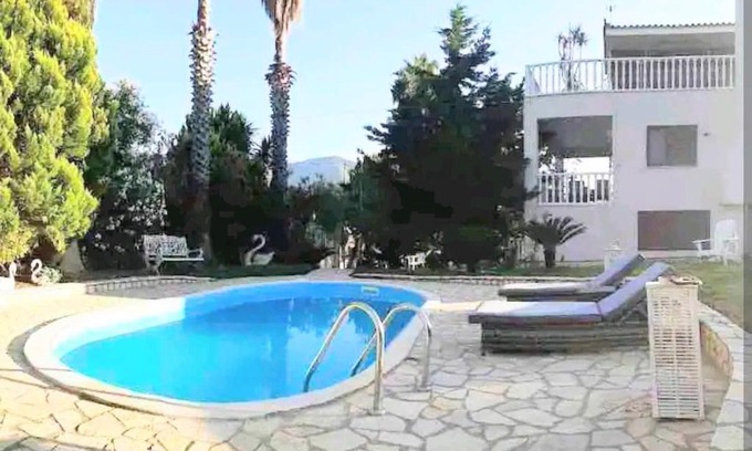 Raches Villa | Peloponnese Guesthouse 12pax