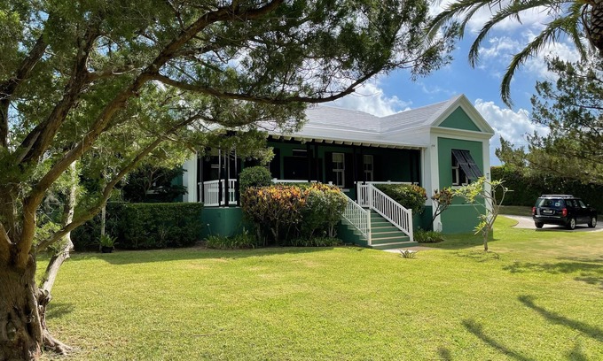 Pembroke House | Pembroke Villa - Business and Vacation Home