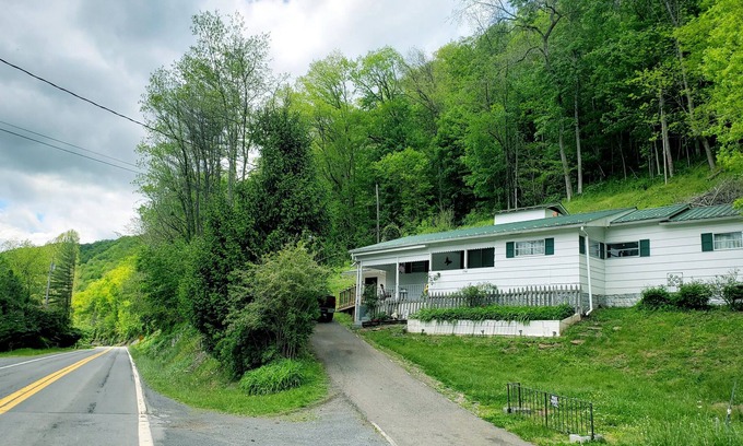 Pence Springs House | Pence springs riverview