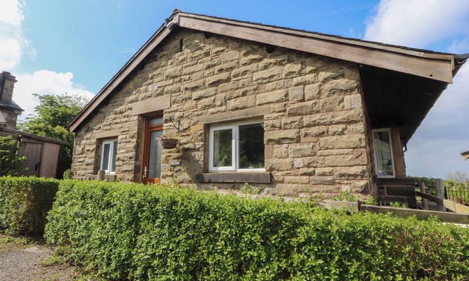 Fence Cottage | PENDLESIDE, pet friendly, character holiday cottage in Downham
