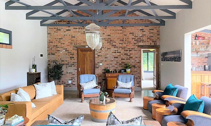 Nottingham Road House | Penfield - The Poolhouse