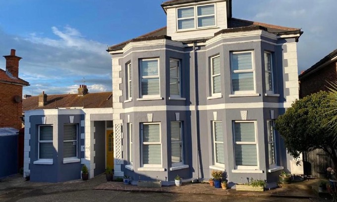 Eastbourne Apartment | Penhale Holiday Flats