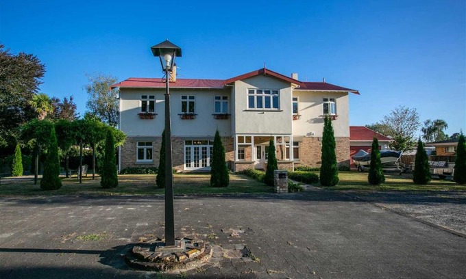 Cambridge Bed & Breakfast | Penmarric House - Self Check-in