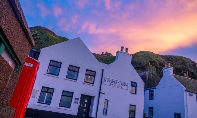 Fraserburgh Bed & Breakfast | Pennan Inn BnB &Gallery