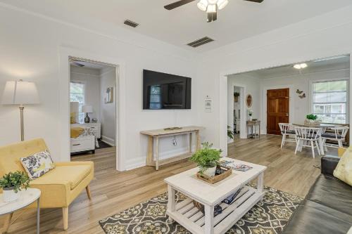 Lakeland House | Pennsylvania Bungalow - Historic Home in Downtown Lakeland
