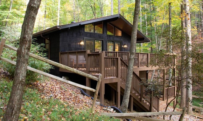 Deep Gap Cabin | Penny Creek Cabin 2 bed 1 bath sleeps 6,Creekside*
