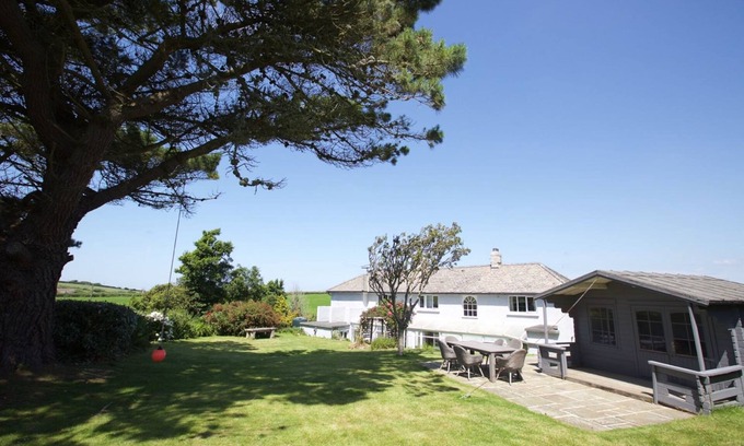 Saint Gennys Cottage | Penrose Cottage is a beautifully renovated and stylish five-bedroom retreat