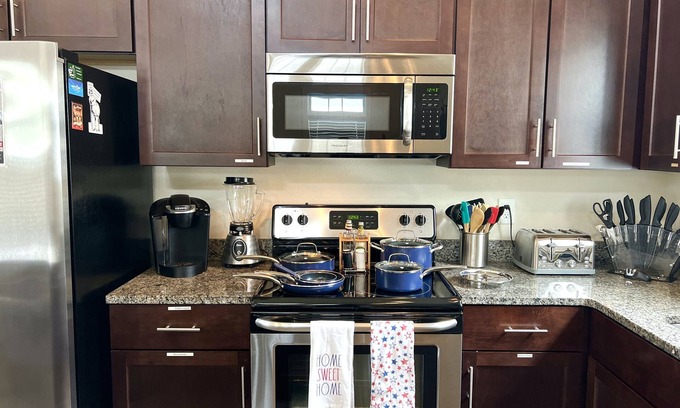 South Pensacola House | Pensacola ❤️ 3BD ❤️ Sleeps 10. King BD, Parkin+Wifi