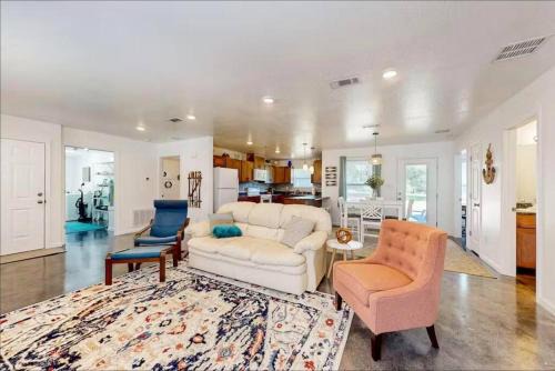 Northeast Pensacola House | Pensacola Coastal Retreat Near UWF Family-friendly