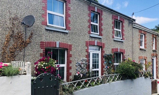 Crantock Cabin | Pensilva cottage in the heart of Crantock