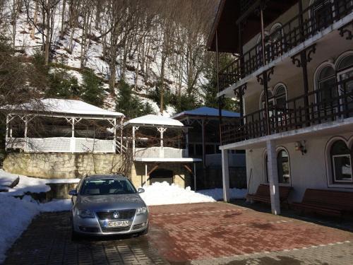 Slanic-Moldova House | Pension Casa Alba