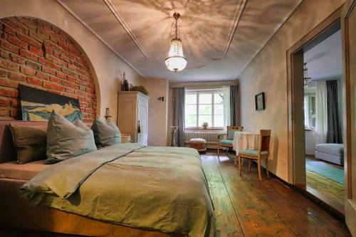 Landsberg am Lech House | Pension Chapeau