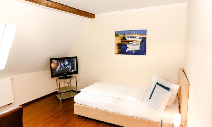 Monheim Bed & Breakfast | Pension Ferber