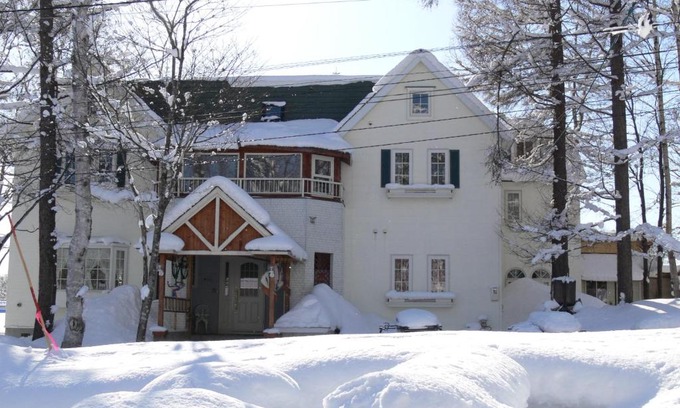 Hirafu Bed & Breakfast | Pension Locomotion
