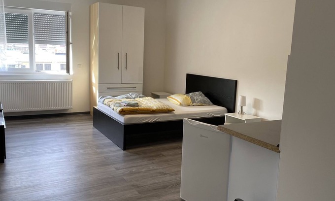 Neckarau House | Pension Neon