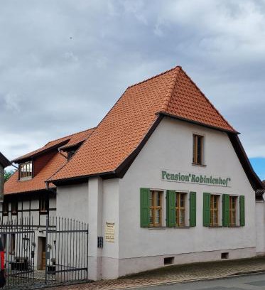 Schadeleben House | Pension Robinienhof