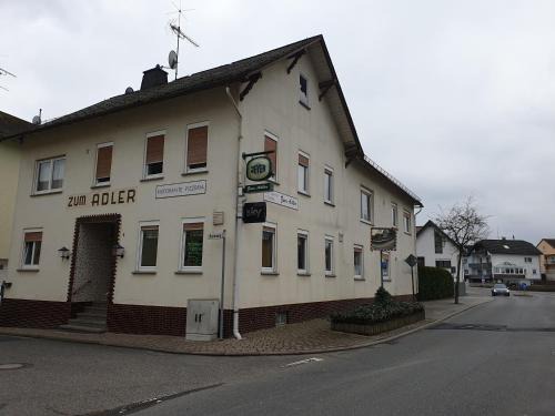 Hunstetten House | Pension Zum Adler