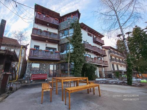 Predeal House | Pensiune turistica Milcov-VLADET