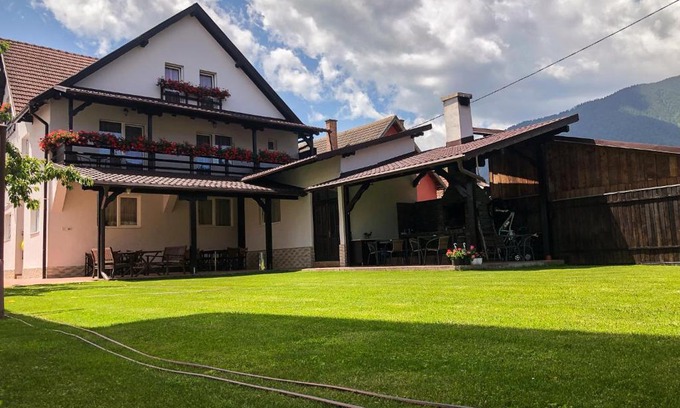 Zarnesti House | Pensiunea Aliart