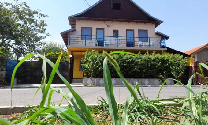 2 Mai House | Pensiunea Lyo