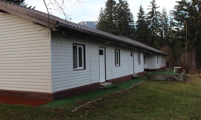 Timisu de Sus Cabin | Pensiunea Martinel