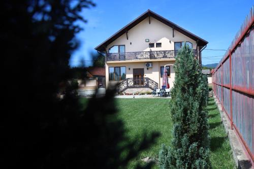 Pestisani House | PENSIUNEA SOFIA