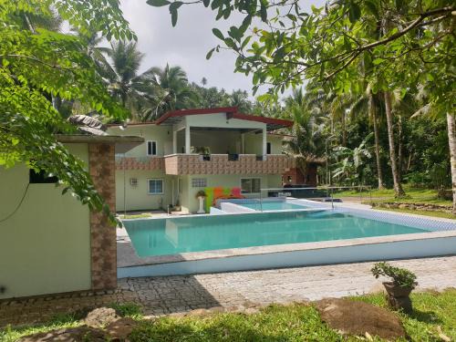 Irosin House | Pentaqua -Dineros Guest House