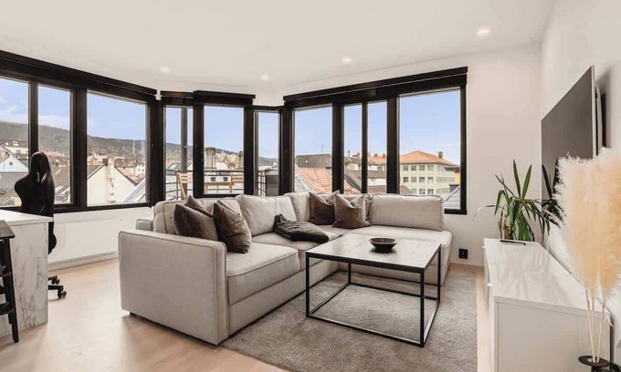 Engen Apartment | Penthouse 250m From CityCenter I Privat Balcony