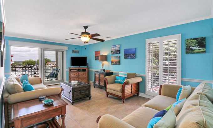 Harbour Town Villa | Penthouse 3 bed villa overlooking the World famous Harbour Town Yacht Basin
