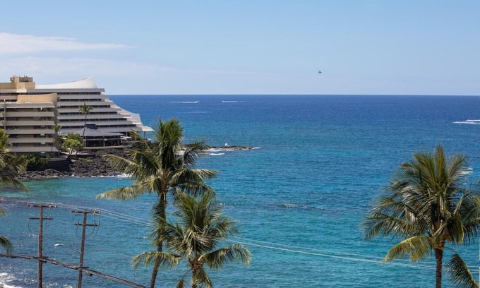 Historic Kailua Village Condo | PENTHOUSE ACROSS FROM OCEAN