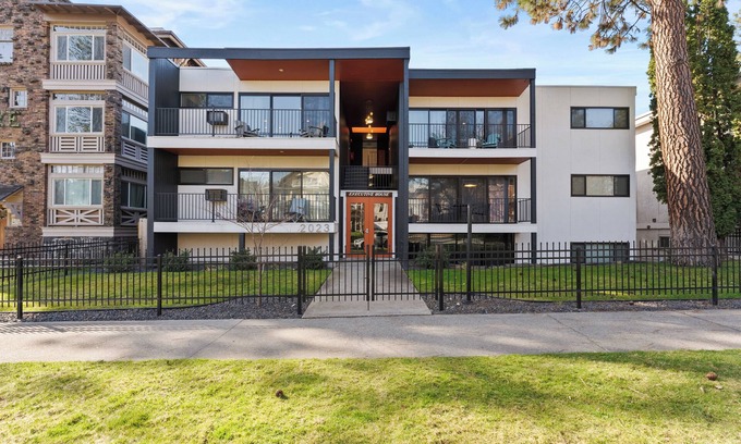 Spokane Apartment | Penthouse Apartment centrally located in historic neighborhood