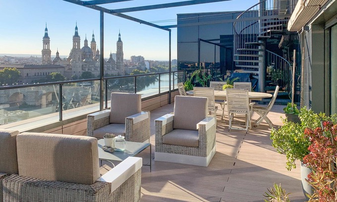 Barrio de Jesus Apartment | Penthouse best views of Pilar jacuzzi and garage