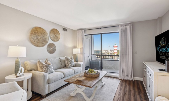 Sea Pines Condo | Penthouse condo overlooking Harbour Town Yacht Club